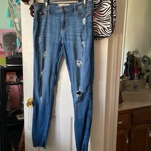 High Rise Skinny Hollister Jeans. 31 by 32